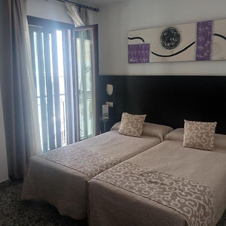 Hotel De Los Faroles Kordoba Bagian luar foto