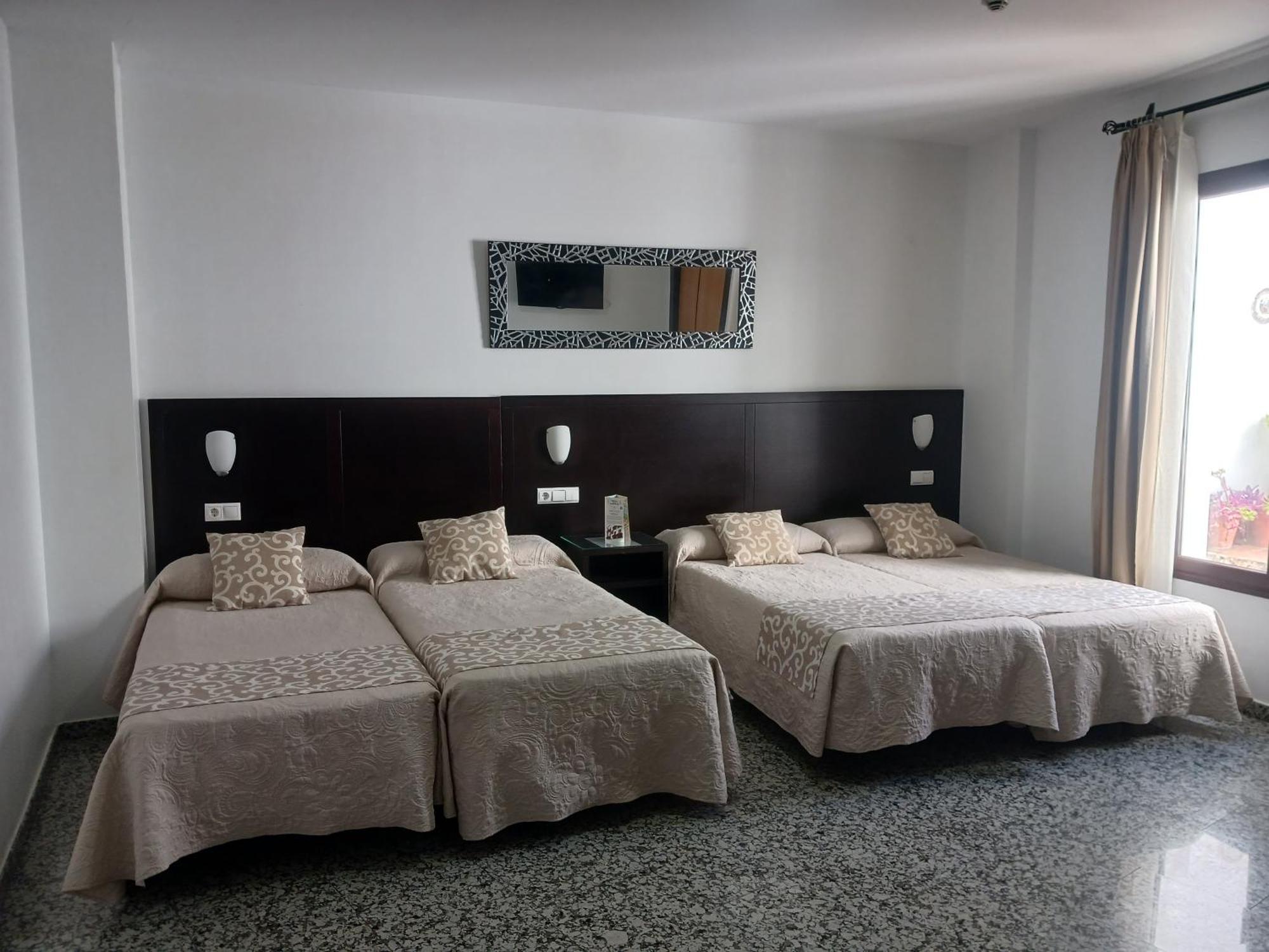 Hotel De Los Faroles Kordoba Bagian luar foto