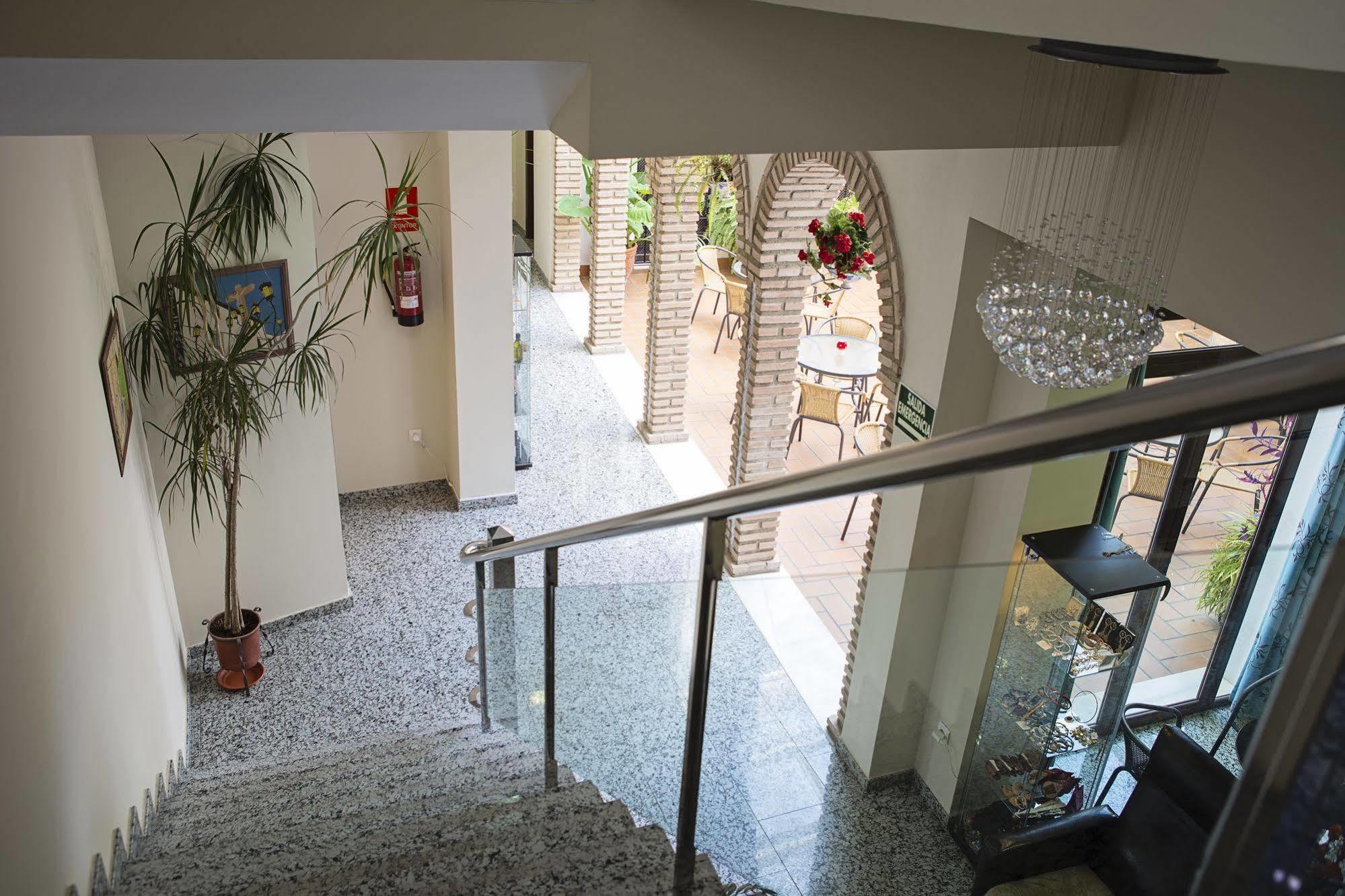 Hotel De Los Faroles Kordoba Bagian luar foto